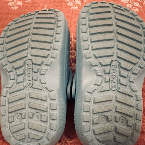 Fur lined Blue Crocs - Picture 6 of 6